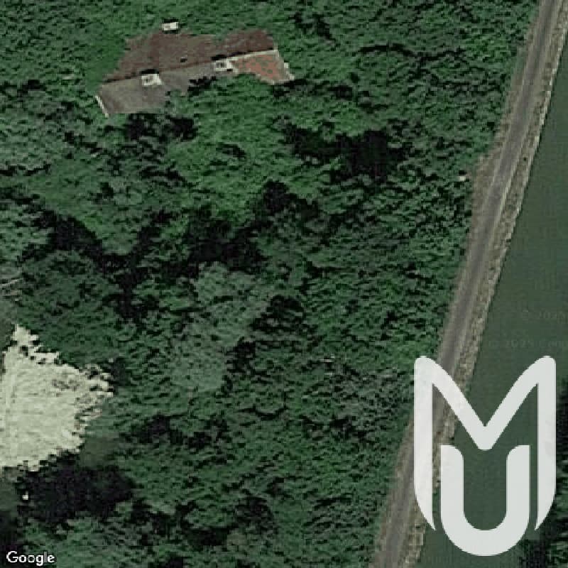 Maison River