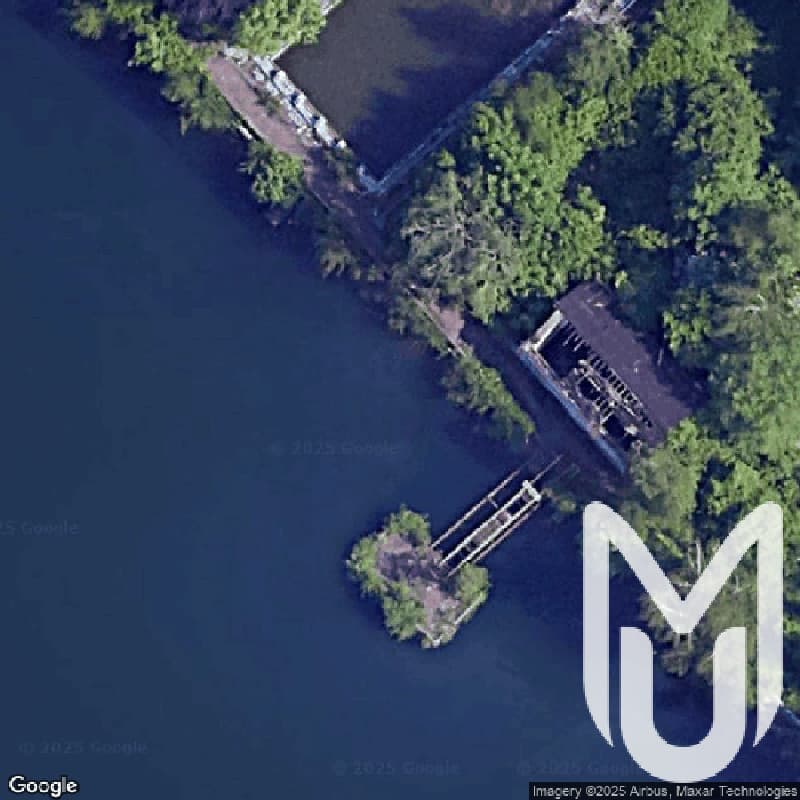 Border Swimmingpool / Piscine Frontiere