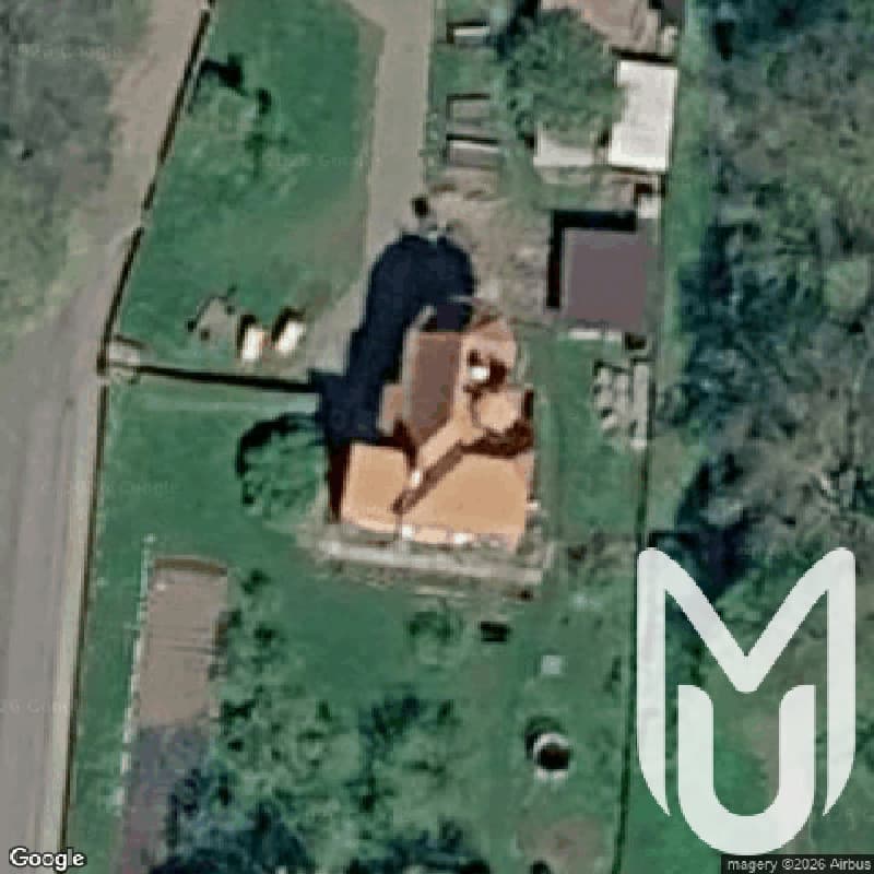 The Gardener's Villa And The Maid