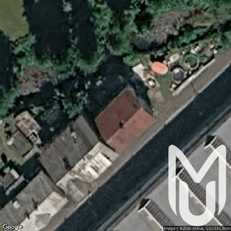 House With A Raised Floor In Mastov