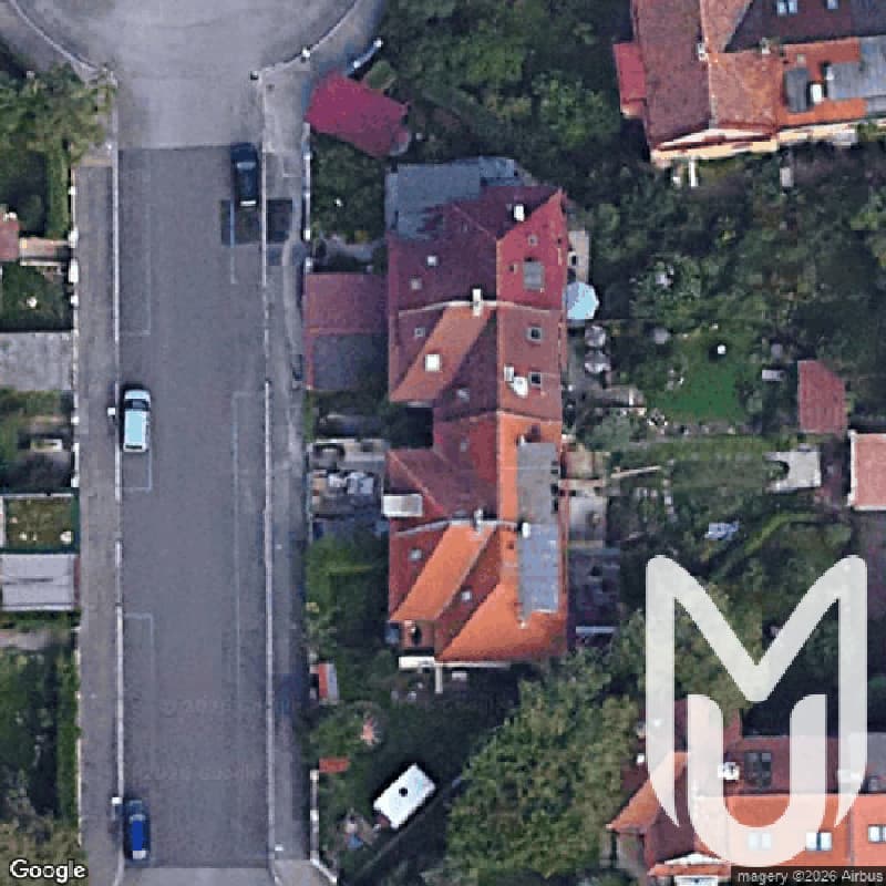 Jahodnicka Ev Family House