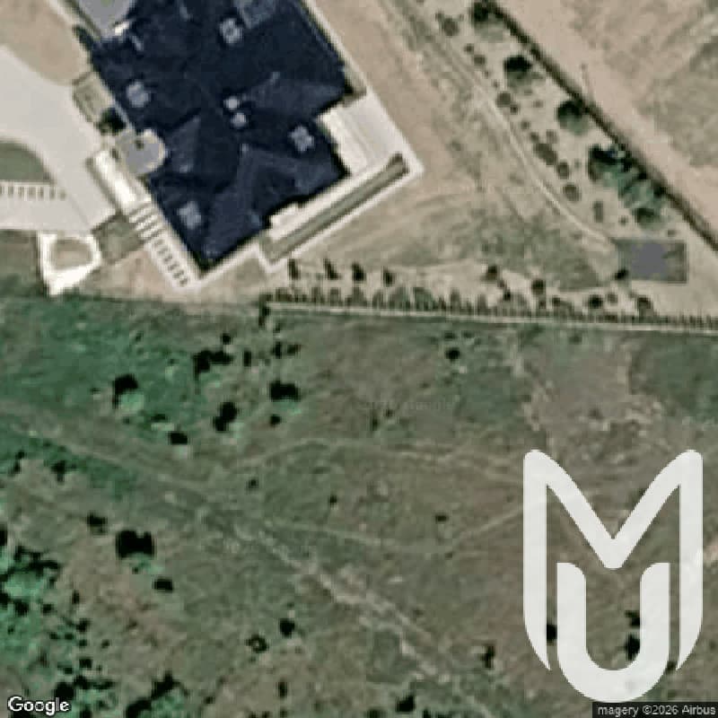 Site Houses Abandoned During Construction