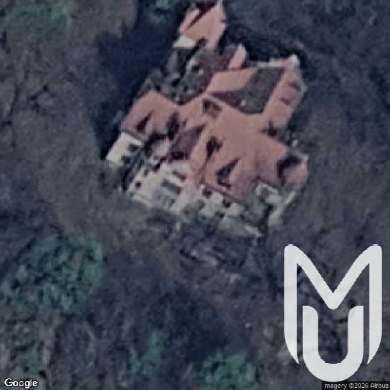 Site Abandoned Vacation Homes With Swimming Pools