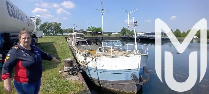 Verlaten Binnenvaartschepen